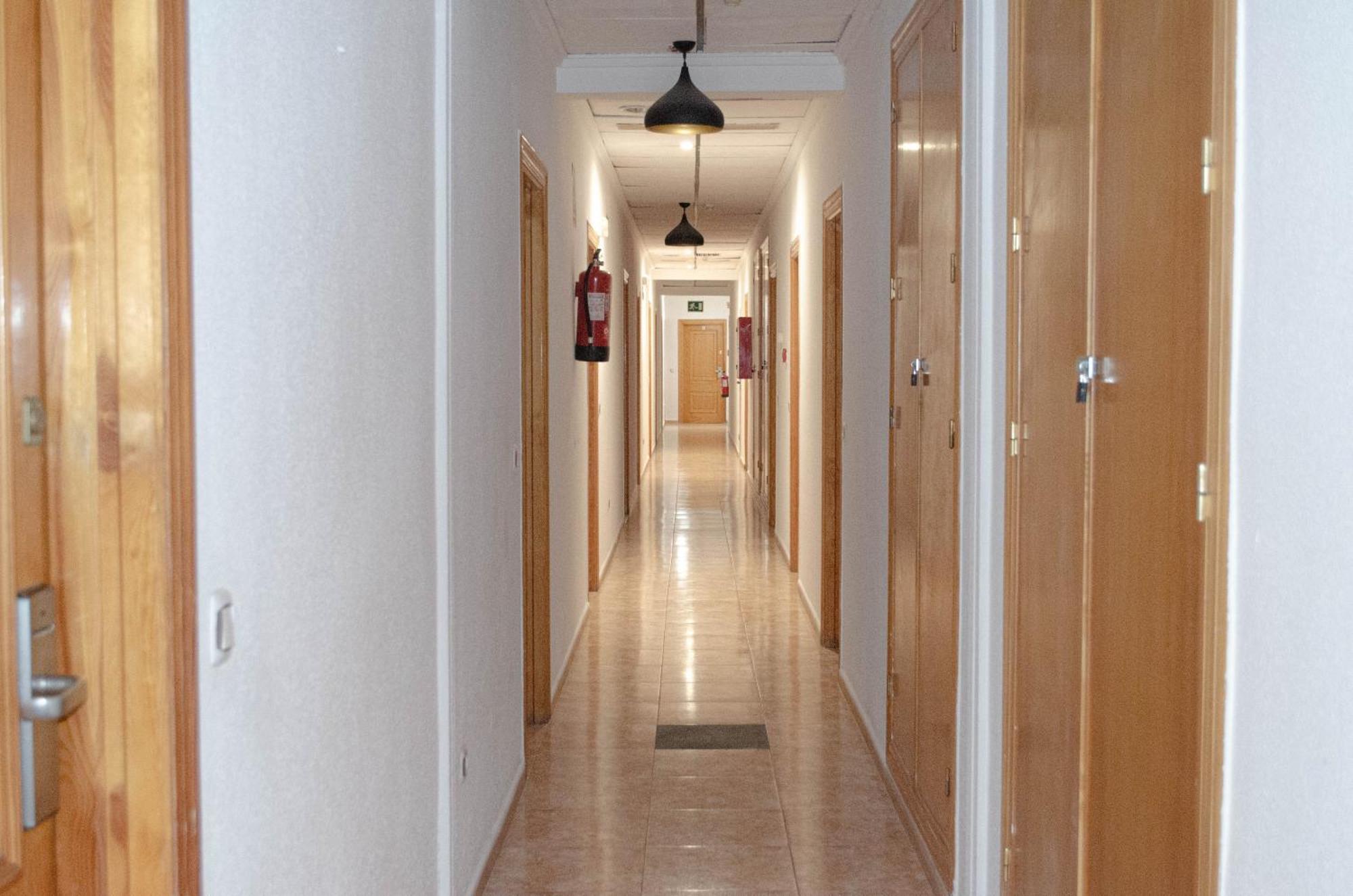 Hostal Gran Via Levante 또레비에하 외부 사진