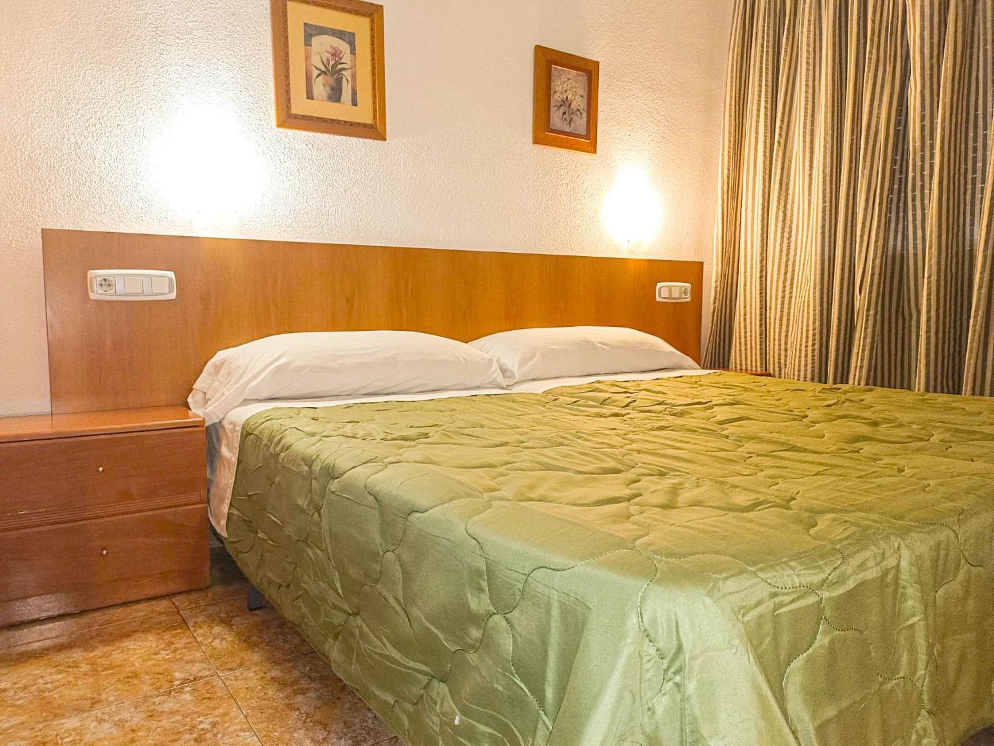 Hostal Gran Via Levante 또레비에하 외부 사진